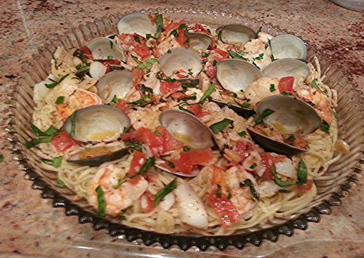 Recipe of Homemade Amore per il Mare (Pasta di Pesci)…..Love of the Ocean (Pasta