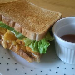 A picture of Mandys fish finger sambo.