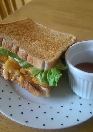 A picture of Mandys fish finger sambo.