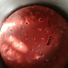 A picture of Red velvet cake.