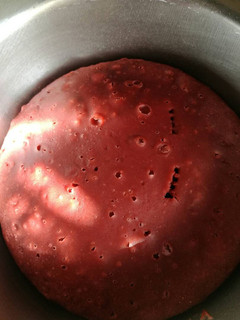 A picture of Red velvet cake.