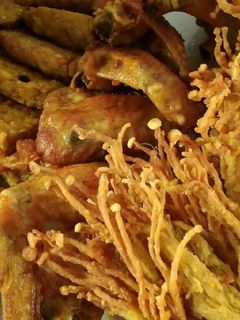 Foto resep Lalapan Ayam goreng,jamur enoki dan tempe