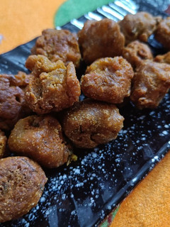 A picture of Left over moong dal pakoda.