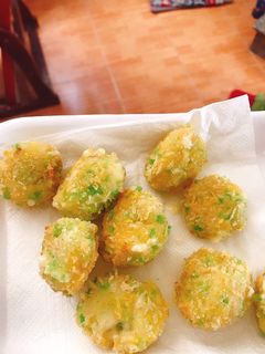 Hình của món Bánh sữa tươi chiên xù.