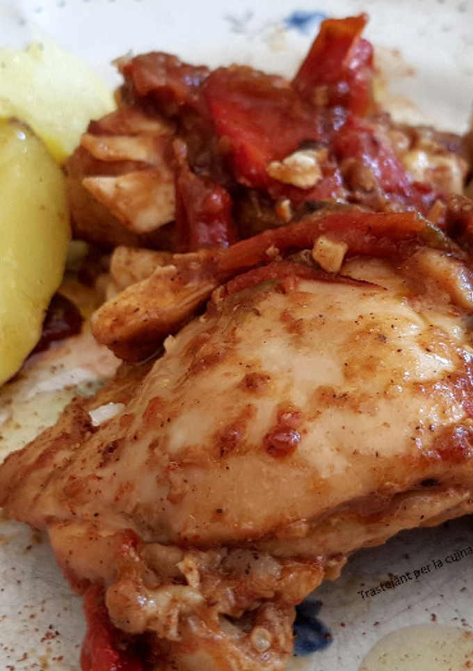 Una foto de Pollo al Chilindrón