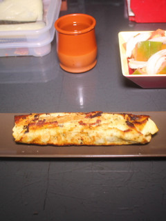 Una foto de Tortita mexicana con longaniza y queso al grill