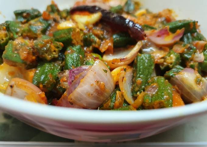 Tangy Bhindi Onion Masala