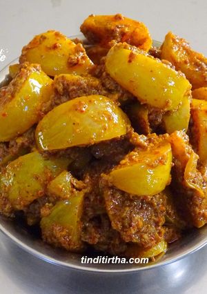 A picture of Amla pickle.