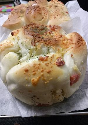 A picture of Cheese and Ham Pull-Apart Bread.
