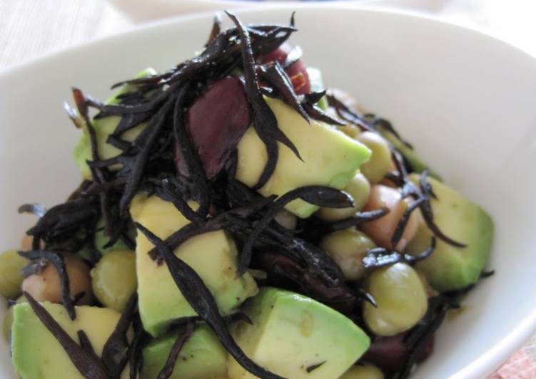 Steps to Make Favorite Avocado and Hijiki Seaweed Yuzu Pepper Paste Salad