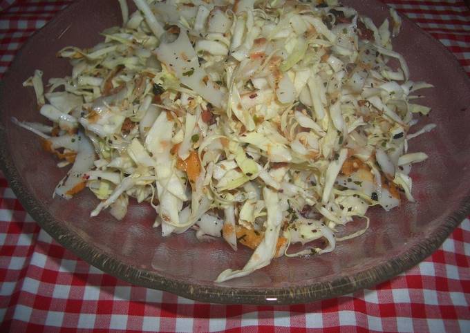 How to Make Delicious Refreshing Umeboshi and Shiso Cabbage Salad