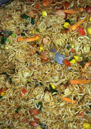A picture of stir fry noodles.