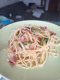 Una foto de Spaghetti con espárrago triguero y bacon
