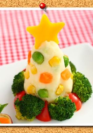 A picture of Potato Salad Christmas Tree.