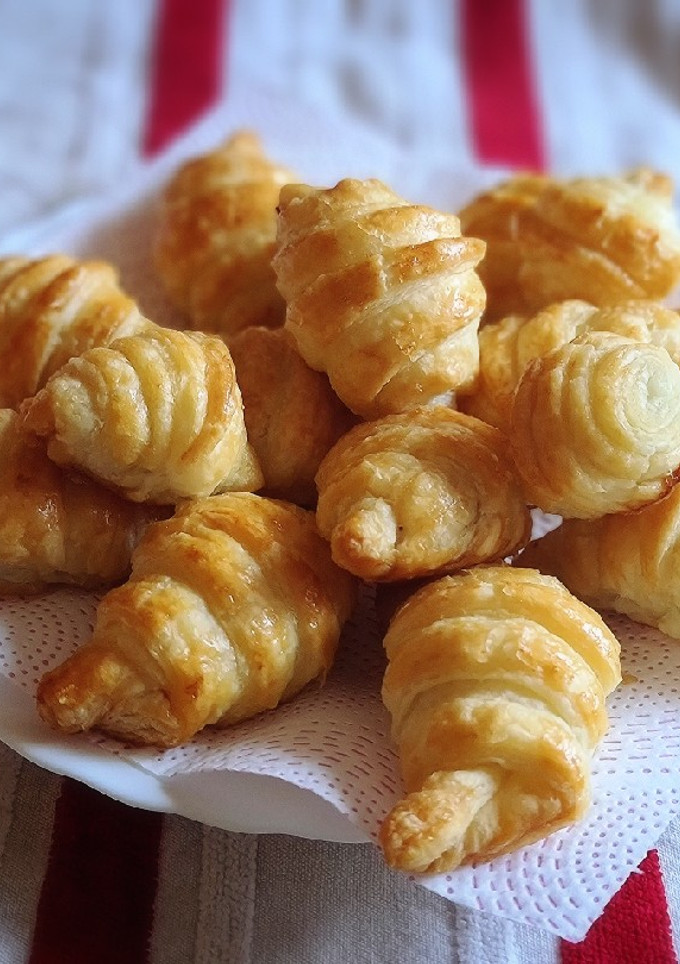 Una foto de Mini croissants rellenos de praliné