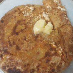 A picture of Khasta Paneer Parantha.