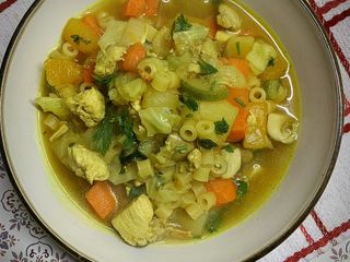 شوربة الخضار بصدر الدجاج