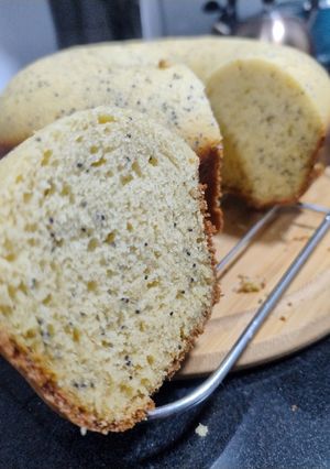 Una foto de Budín de vainilla y semillas de amapola