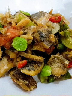 Foto resep Oseng Ikan Asin Gabus Pete