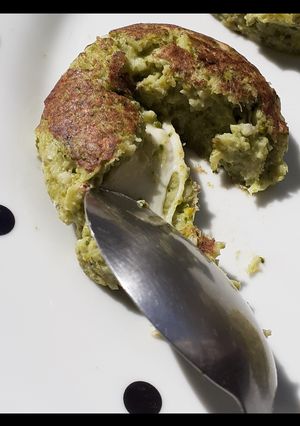 Una foto de Medallón de brócoli con corazón de queso (sin huevo)