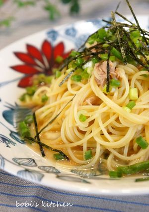 A picture of Japanese Style Pasta with Tuna and Green Onions.
