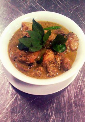 A picture of Green Curry Chicken.