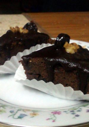 A picture of cherry & Walnut Brownies.