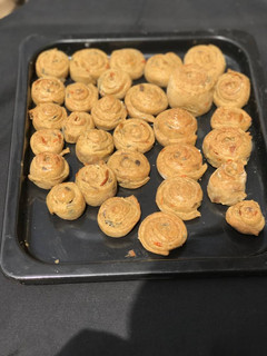 A picture of Mixed fish rolls.