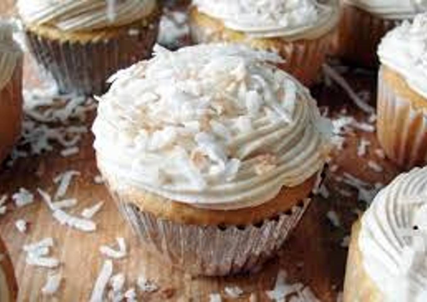 COCONUT CUPCAKES WITH WHITE CHOCOLATE BUTTERCREAM