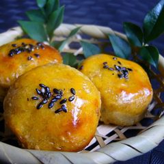 A picture of Japanese-style Sweetened Sweet Potatoes.