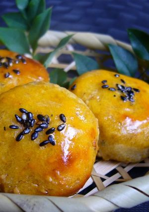A picture of Japanese-style Sweetened Sweet Potatoes.