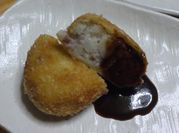 A picture of ground beef bread crumbs egg