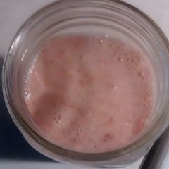Skinny Strawberry Oat Breakfast smoothie A picture of Skinny Strawberry Oat Breakfast smoothie.