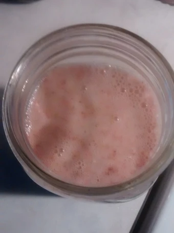 Simple Way Make Recipe Skinny Strawberry Oat Breakfast smoothie that is  Makes Drooling, Tasty}