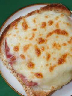 A picture of Easy Creamy Croque Monsieur-style Toast.