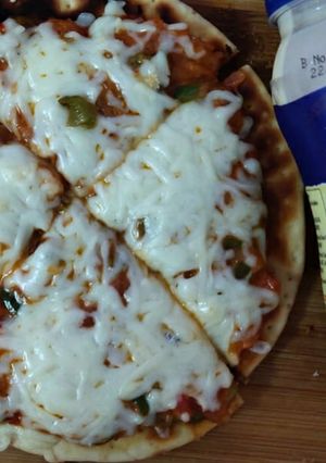 પીઝા( Pizza recipe in Gujarati રેસીપી મુખ્ય ફોટો
