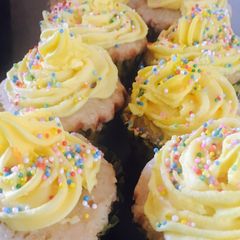 A picture of Cupcake buttercream icing.