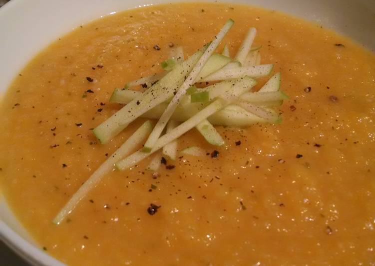 Recipe of Super Quick Homemade Roasted Squash &amp; Apple Soup