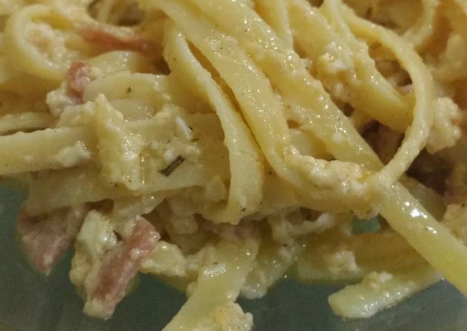 Salted Egg and Bacon Pasta Recipe by maekamanlapaz - Cookpad