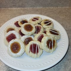 A picture of Raspberry Cheesecake Thumbprint Cookies.