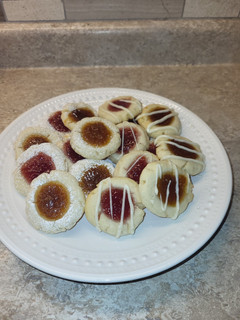 A picture of Raspberry Cheesecake Thumbprint Cookies.
