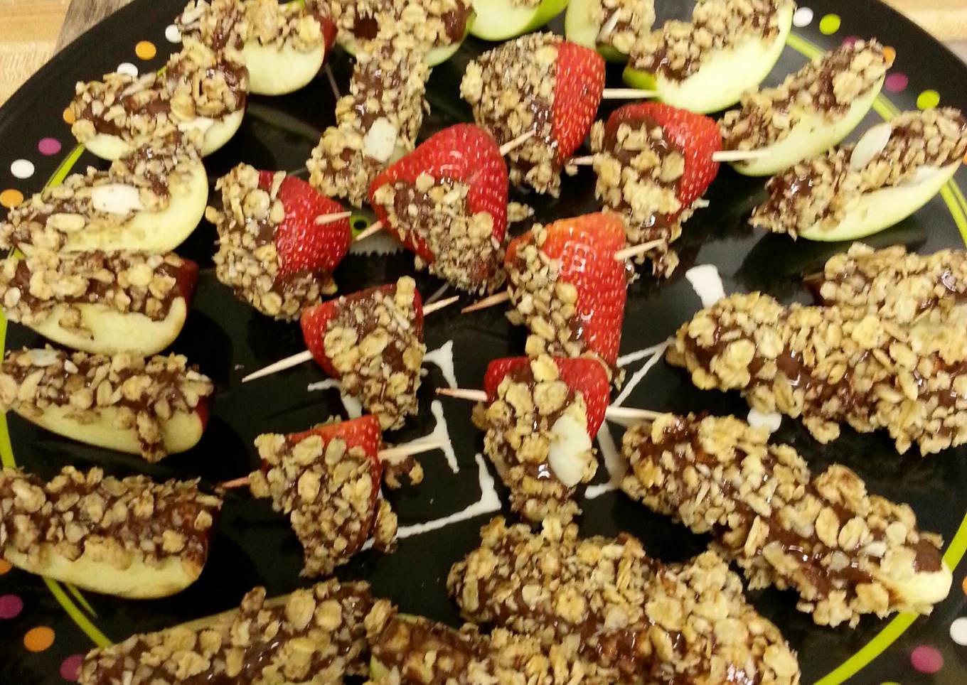 Chocolate-Granola Dipped Fruit