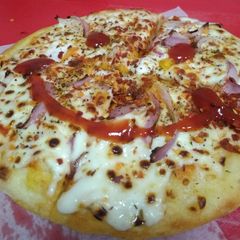 A picture of Onion pizza.