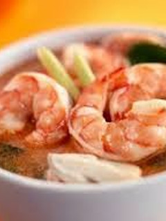 A picture of black pepper shrimp soup.