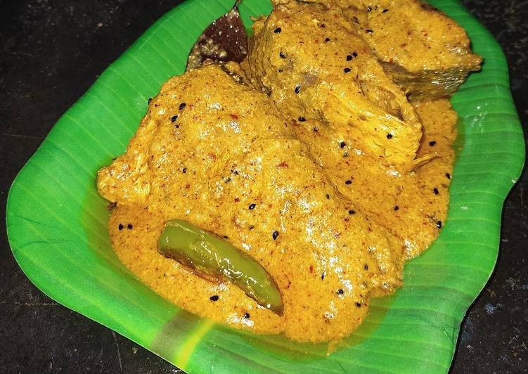 Recipe of Award-winning স্প‍াইসি ইলিশ মাছ (Spicy Ilis Mach Recipe in Bengali)
