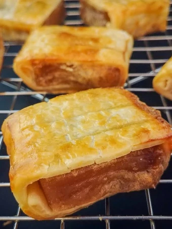 Easy Steps to Prepare Recipes Pastry Wrapped Rice Cake the So Delicious Delicious.