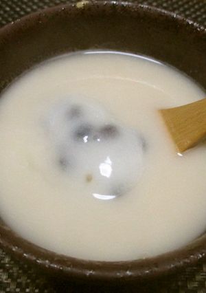 A picture of Sweet Red Bean Soup with Amazake and Daifuku for One.