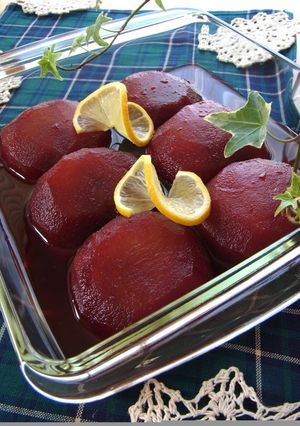 A picture of Apple Compote (Simmered in Red Wine).