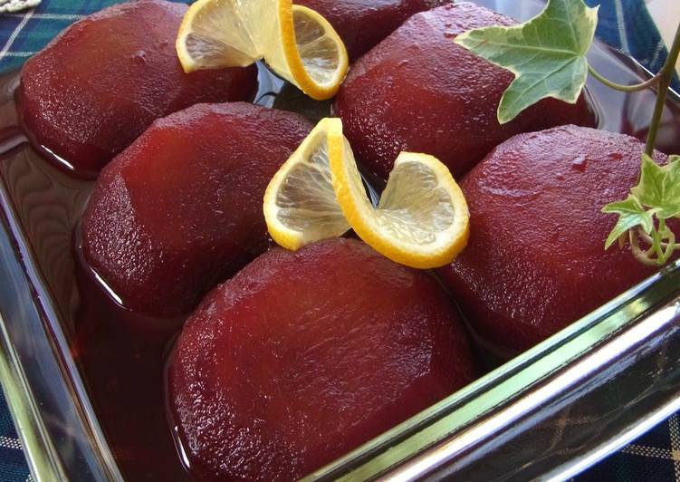 Recipe of Apple Compote (Simmered in Red Wine) in A Minutes for Family