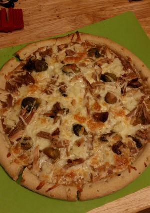 A picture of Thanksgiving Pizza.